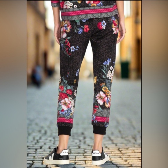 NWT Johnny Was Onix Sistine French Terry Jogger Multi Floral Size Large - Picture 3 of 4